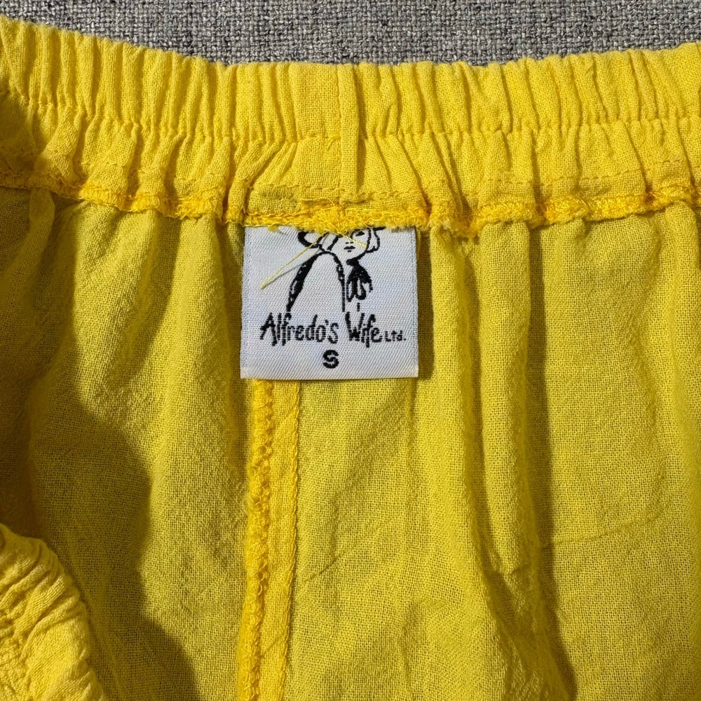 Alfredos Wife Yellow Ruffle Capris Set Women Small Loungewear Summer Beach - Picture 11 of 12